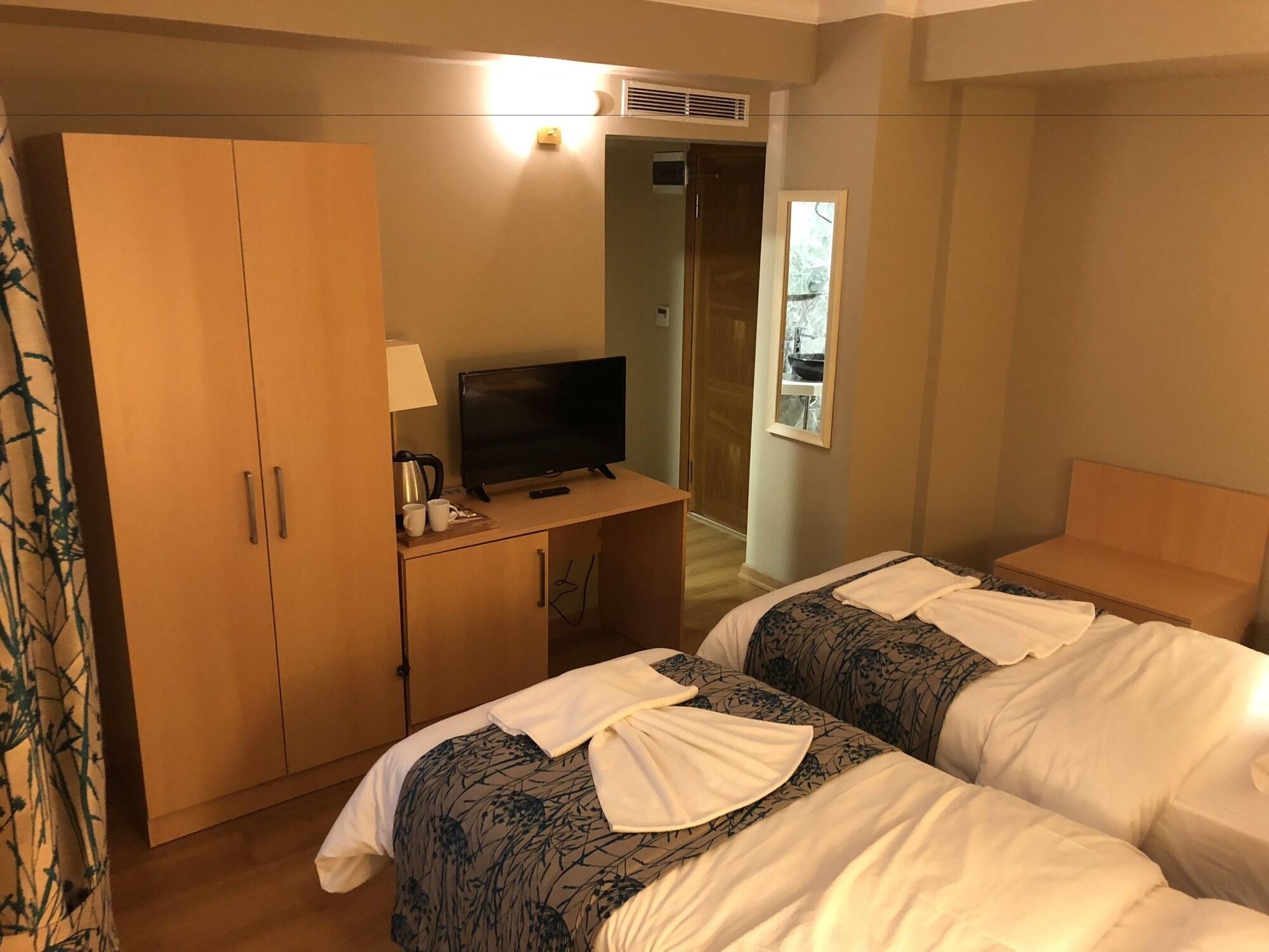 Hotel Artika 2*